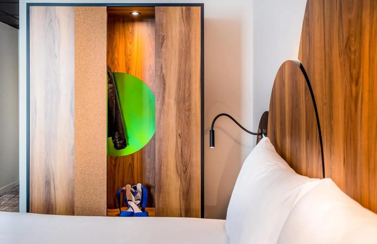 Ibis Styles Paris Meteor Avenue D'Italie Hotel 3*,  France