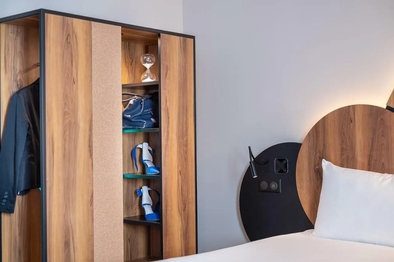 Ibis Styles Paris Meteor Avenue D'Italie Hotel