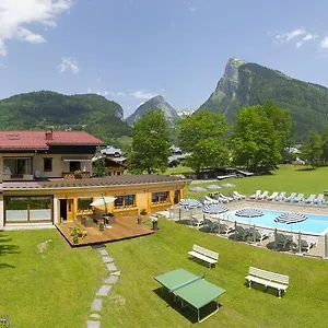 https://residence-la-cour.hotels-rhonealpes.com