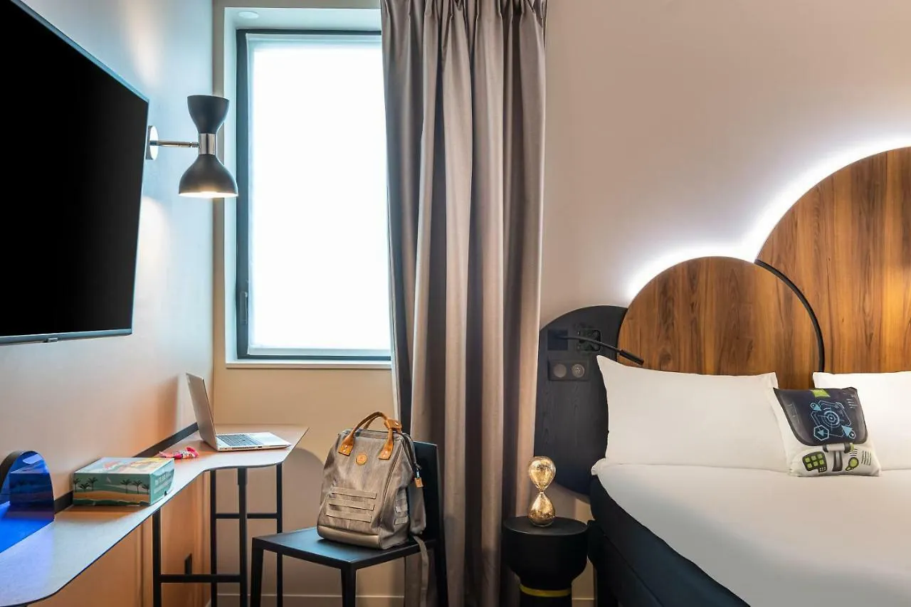 Hotel ibis Styles Paris Meteor Avenue d'Italie